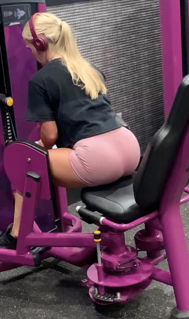 Pink Spandex - Pink spandex master big butt gym girl - Candid Porn